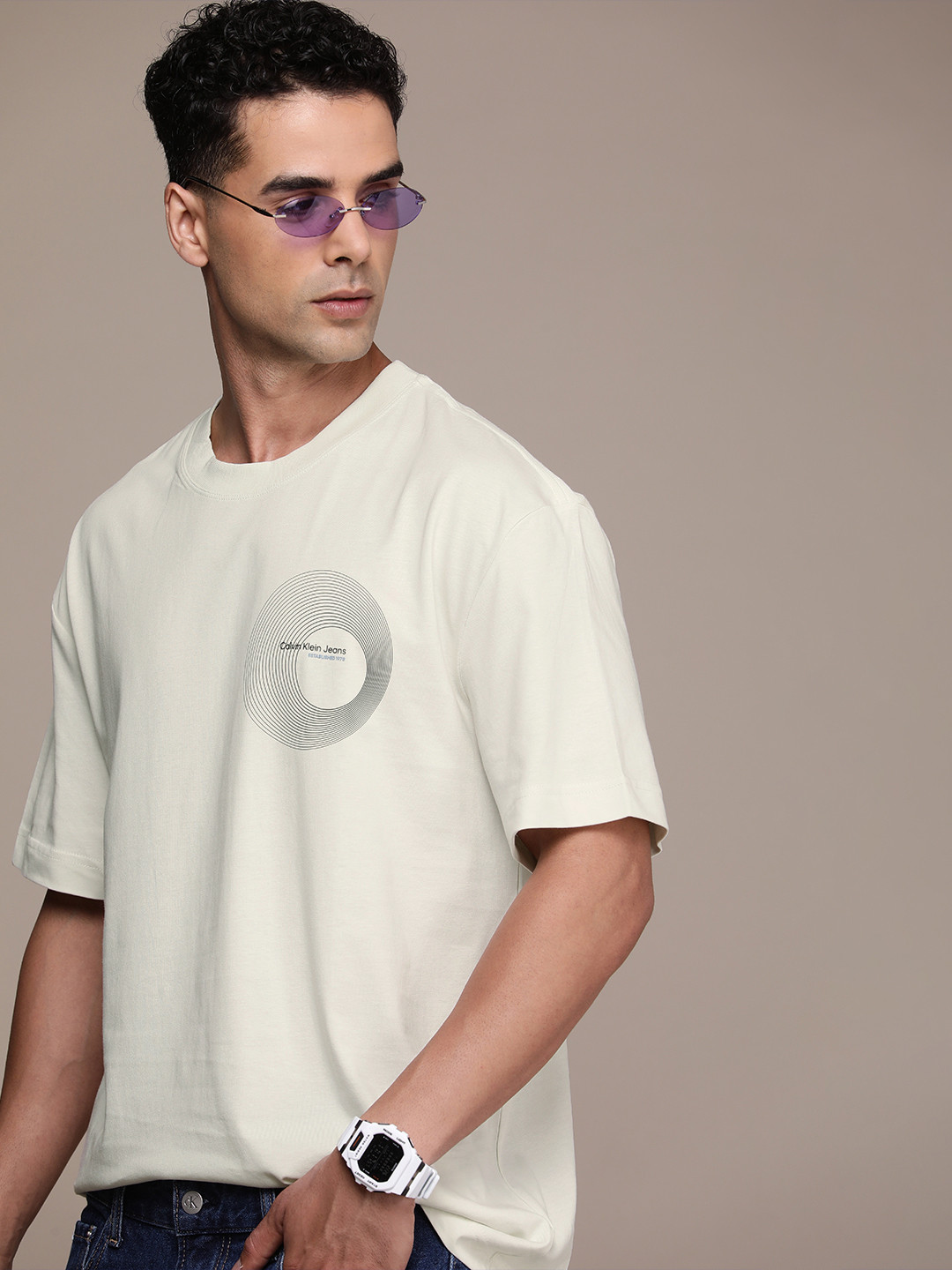 

Calvin Klein Jeans Brand Logo Printed Drop-Shoulder Sleeves Pure Cotton Applique T-shirt, Off white