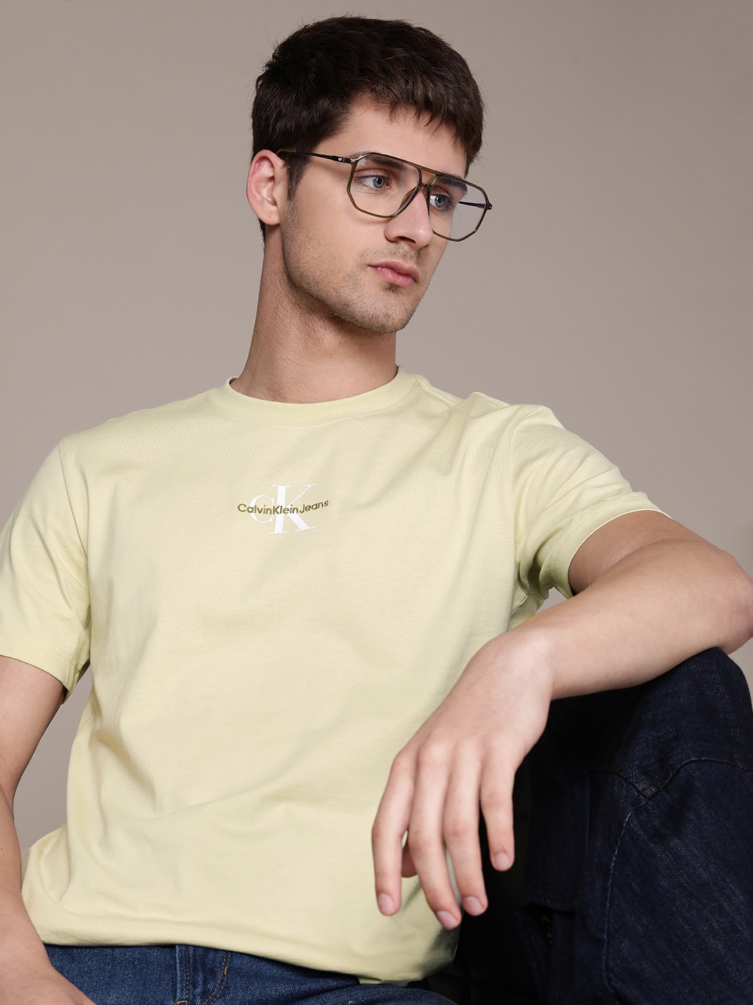 

Calvin Klein Jeans Men Pure Cotton T-shirt, Beige