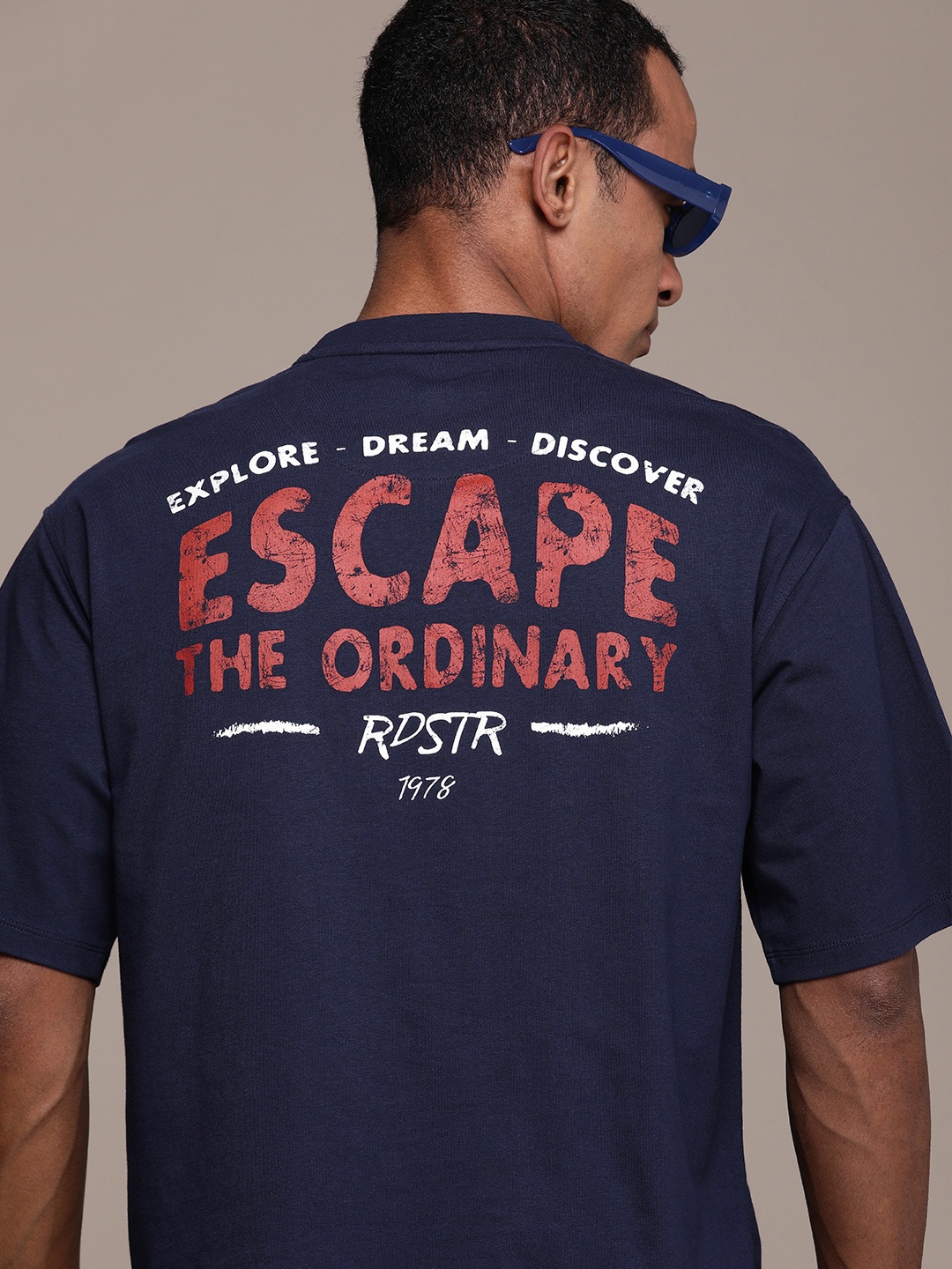 

Roadster Men Typography Printed Drop-Shoulder Sleeves Pure Cotton T-shirt, Navy blue