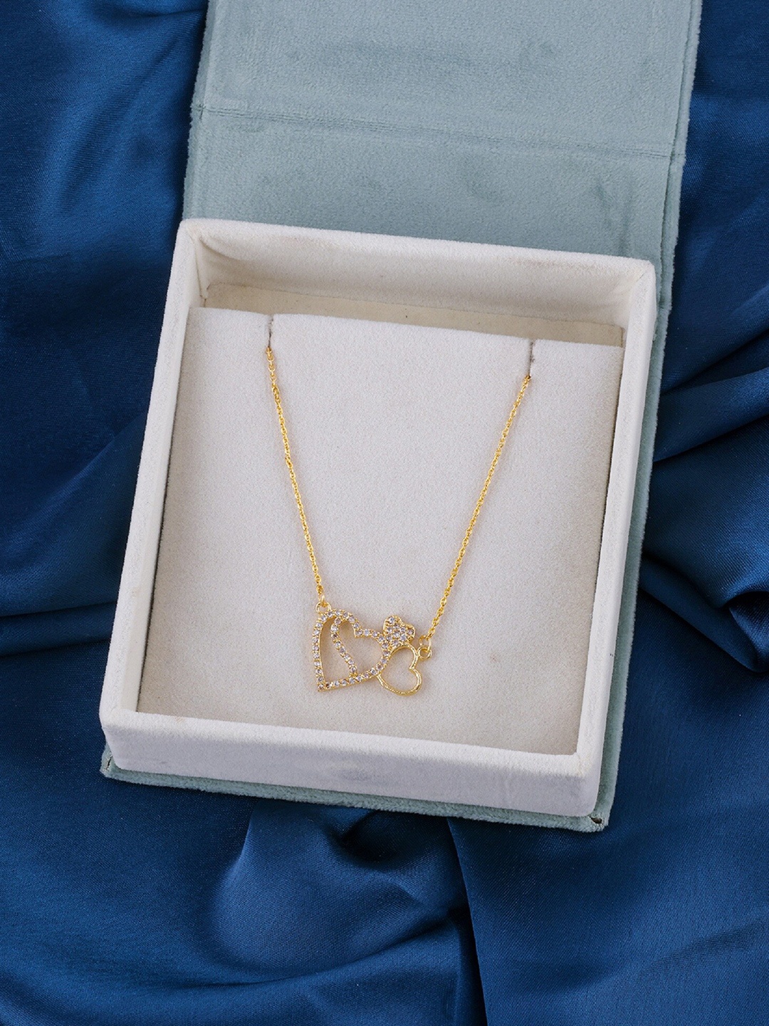 

DressBerry Gold-Plated Heart-Shaped Stone-Studded Pendant & Chain