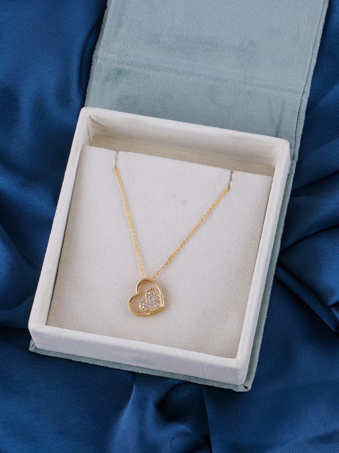 

DressBerry Gold-Toned Gold Plated Chain