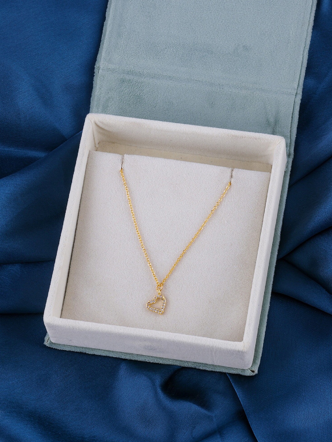 

DressBerry Gold-Toned Gold Plated Chain
