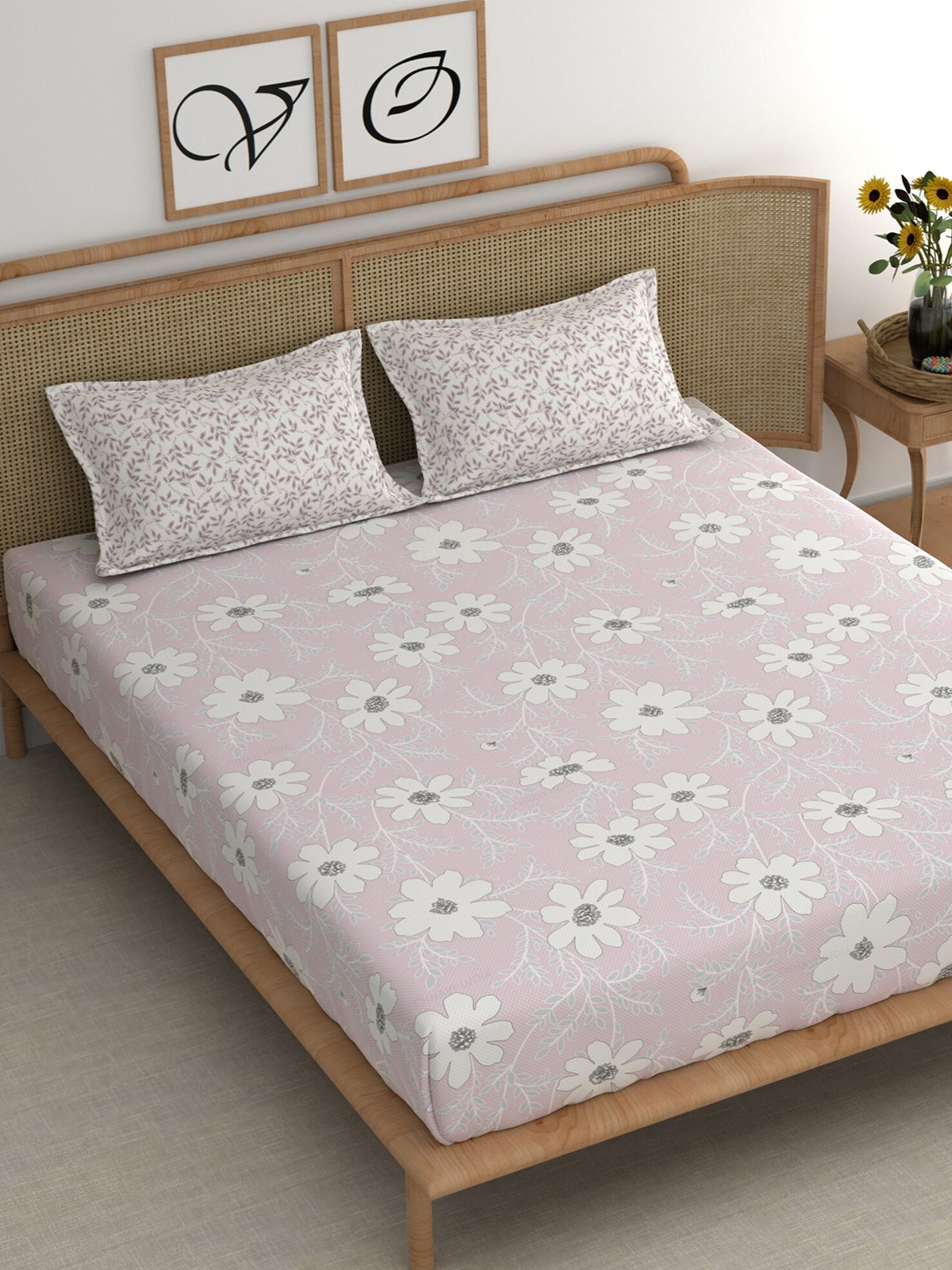 

CHHAVI INDIA Pink & Grey 210 TC King Bedsheet with 2 Pillow Covers