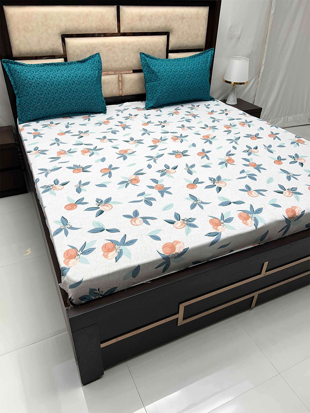 

Pure Decor King Size Double Bed Bedsheet With 2 Pillow Covers 2.74m X 2.74m, White