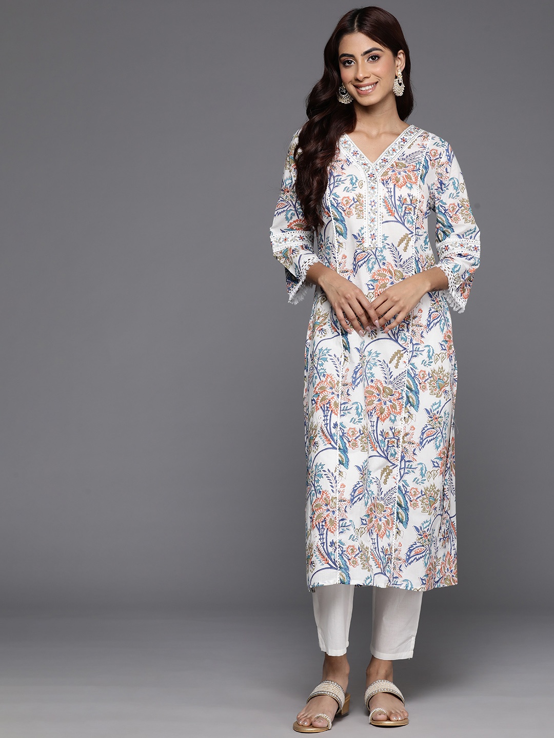 

Varanga Women Floral Printed Regular Pure Cotton Kurta with Trousers, White