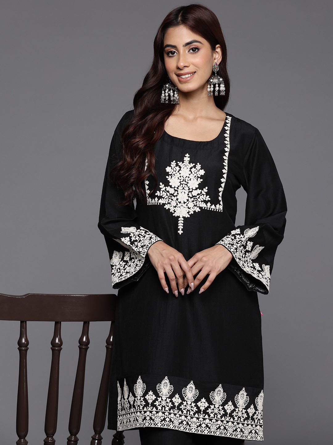 

Varanga Women Embroidered Ethnic Co-Ords, Black