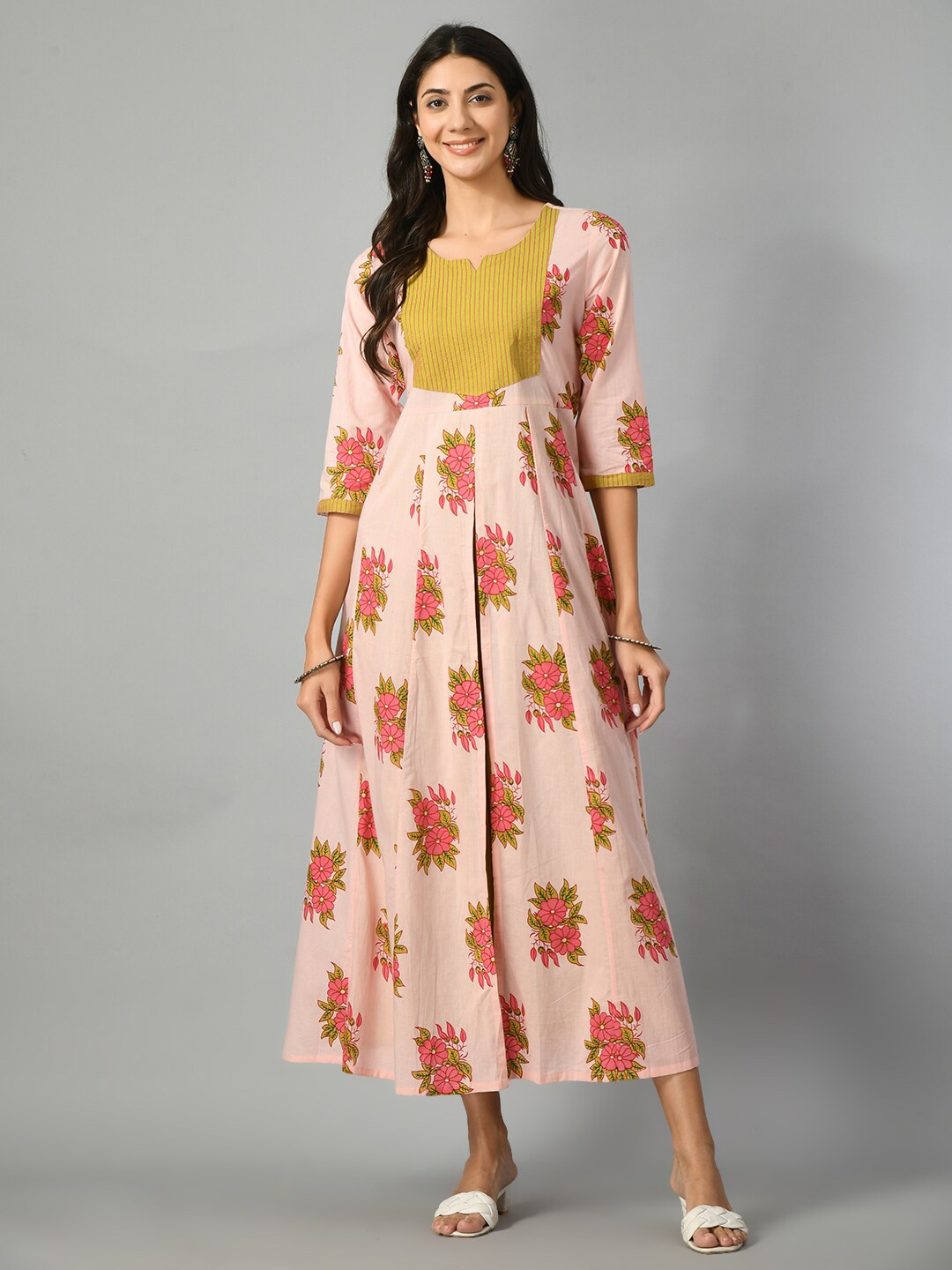 

DOISA Women Green & lotus Floral Printed Anarkali Kurta, Pink