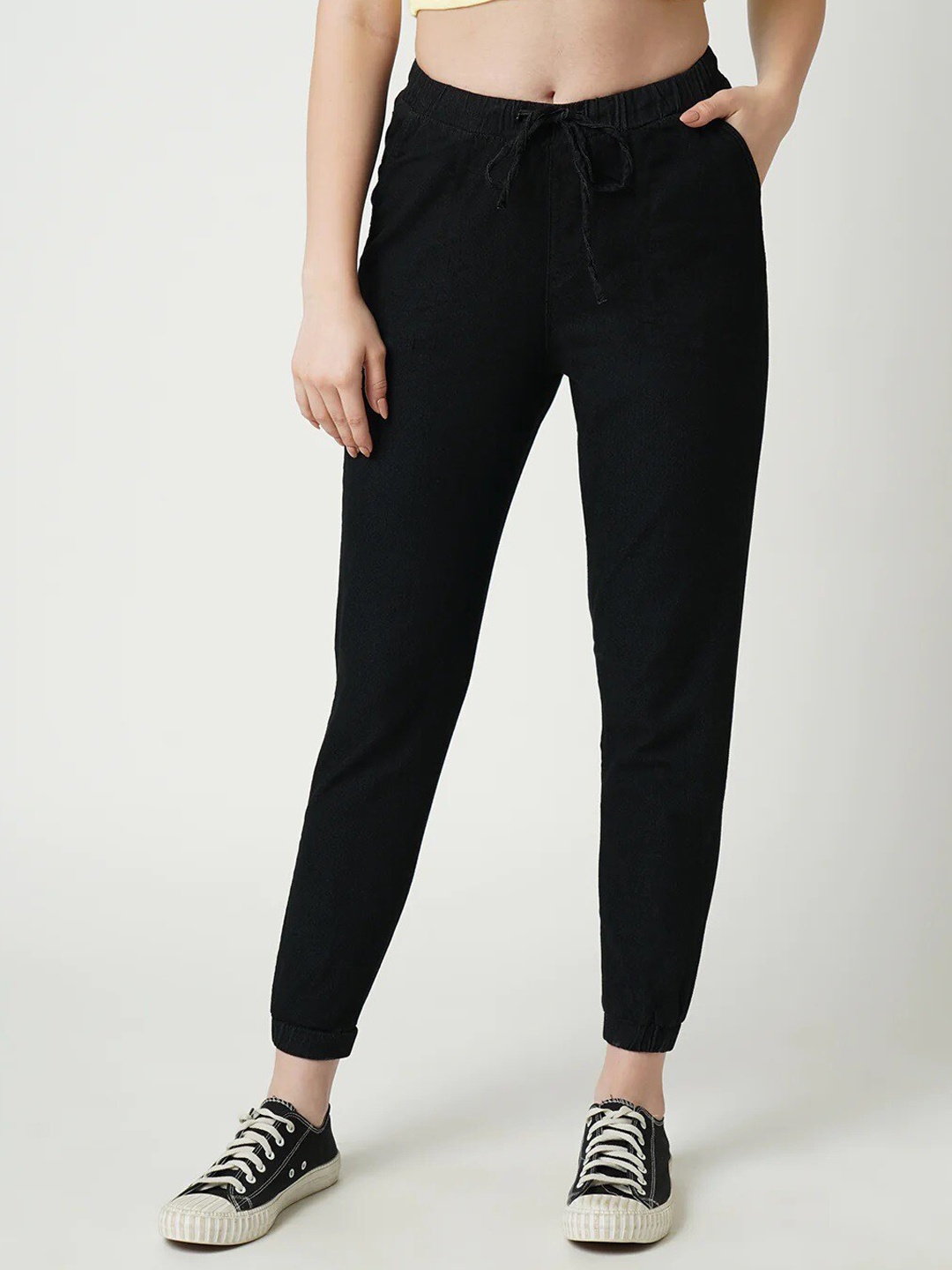 

BAESD Women Dark Shade Clean Look Cropped Denim Jogger, Black
