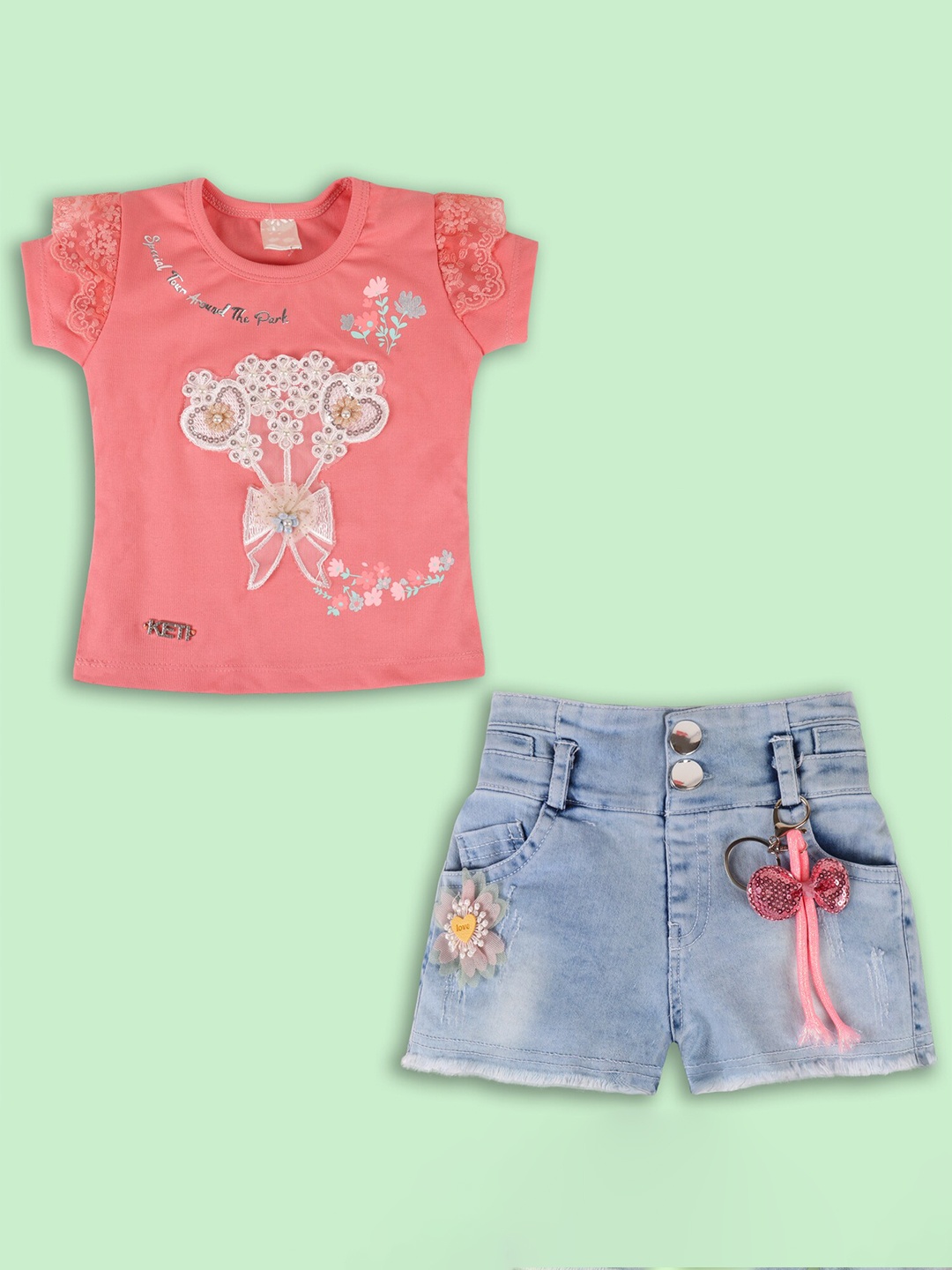 

Wish Karo Girls Printed T-Shirt With Shorts, Red