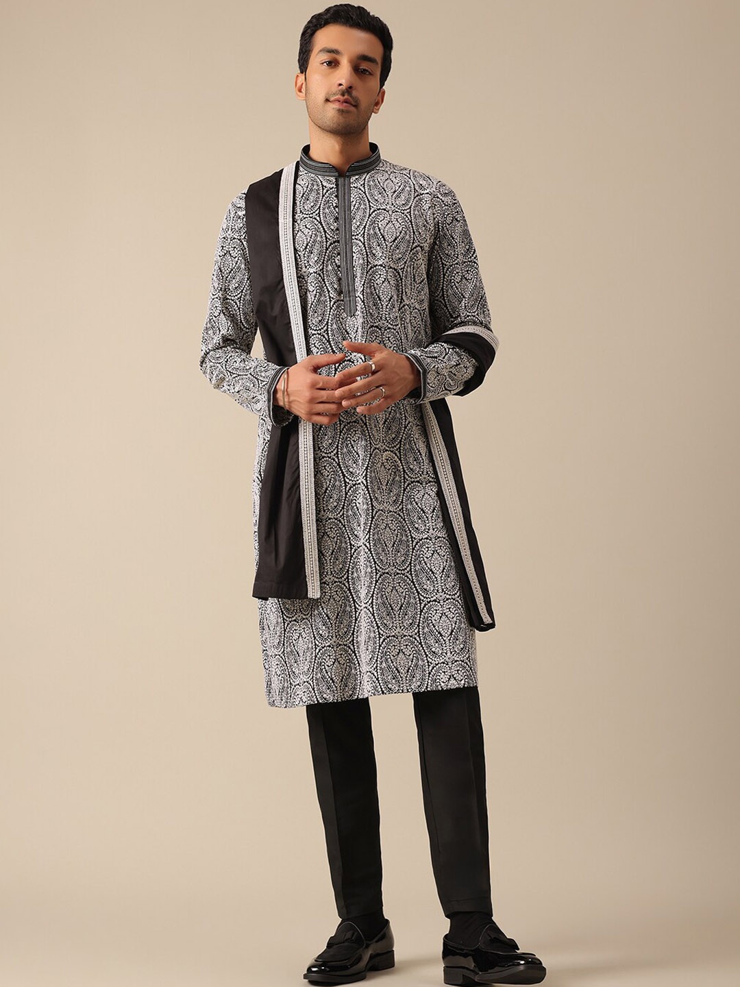 

KALKI Fashion Paisley Embroidered Mandarin Collar Thread Work Kurta & Trouser With Dupatta, Black