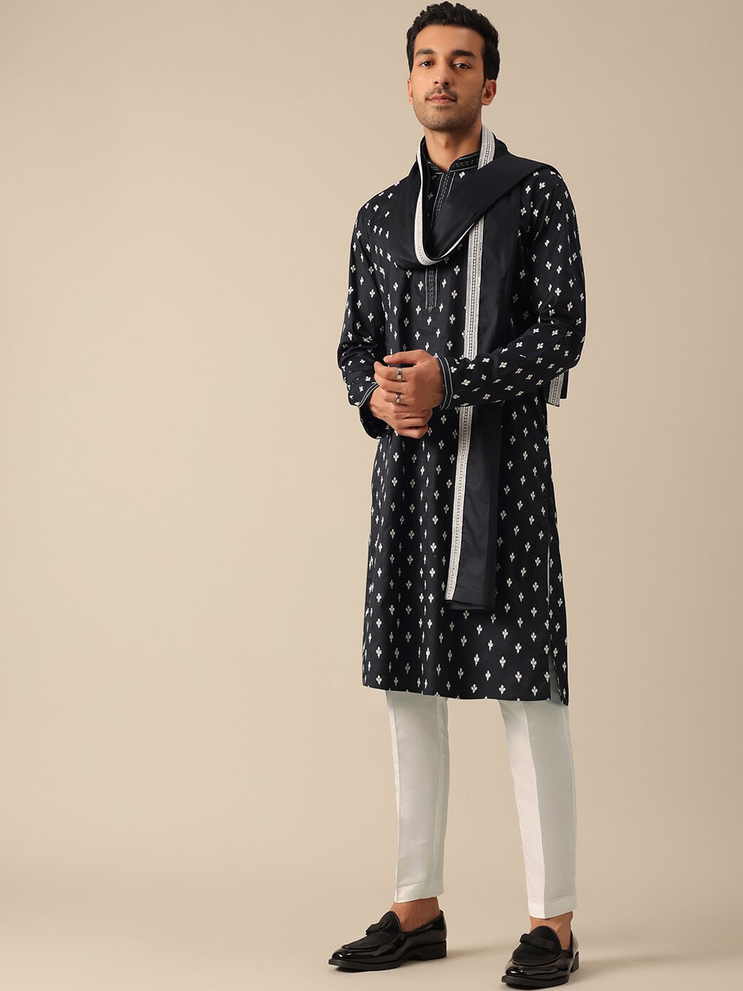 

KALKI Fashion Ethnic Motifs Embroidered Kurta With Pyjamas & Dupatta, Black