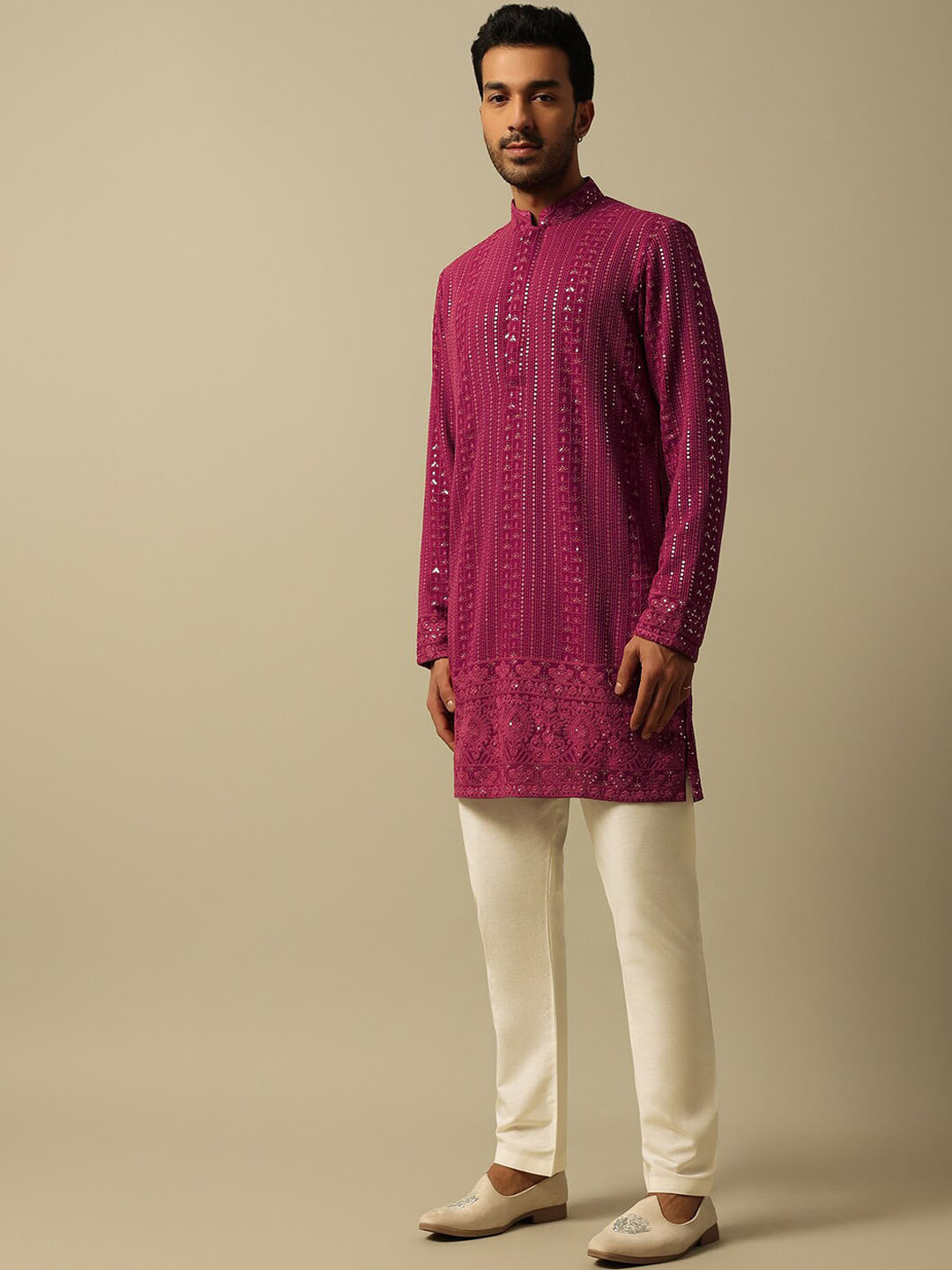 

KALKI Fashion Ethnic Motifs Embroidered Mandarin Collar Kurta Set, Maroon