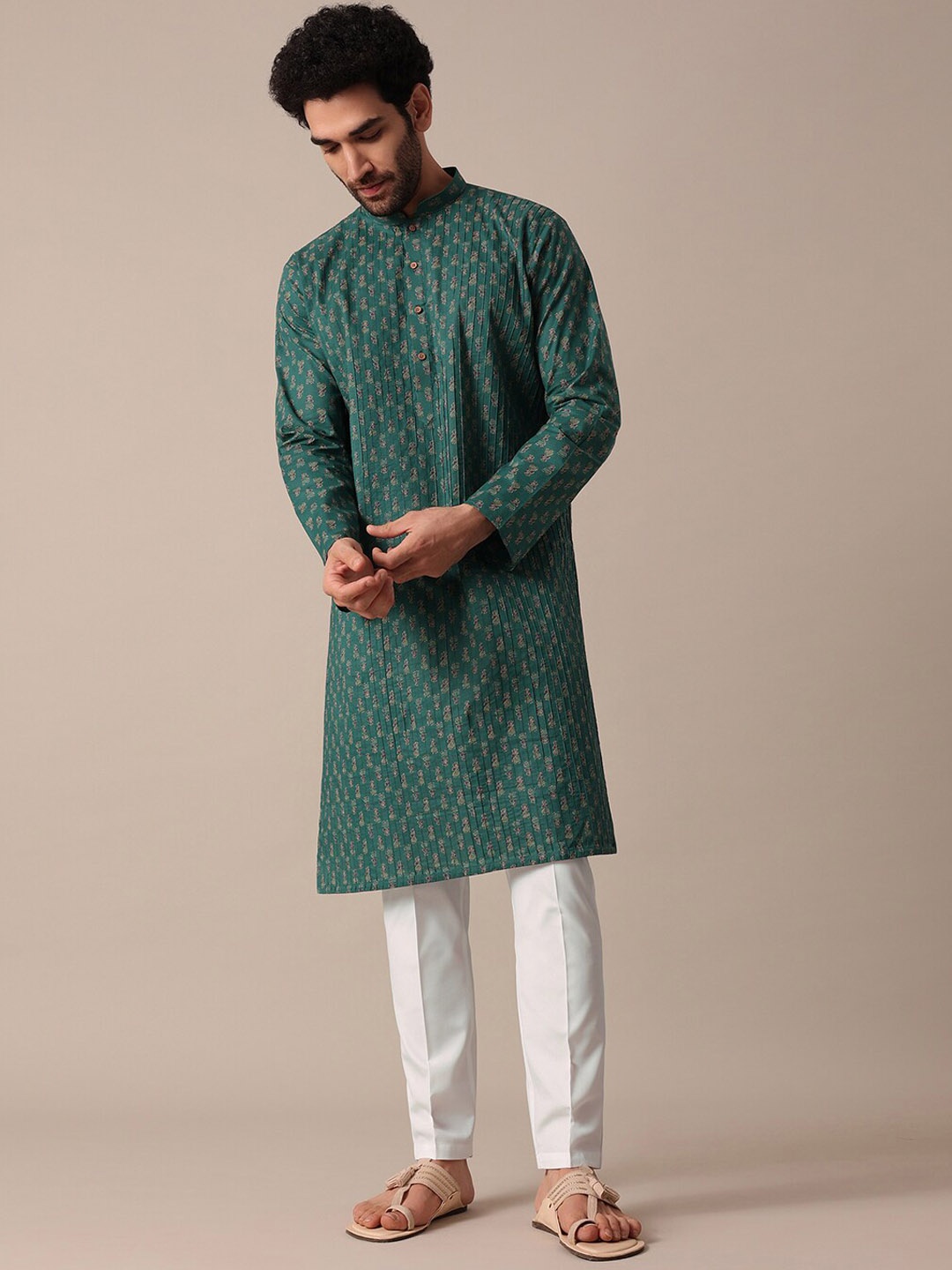 

KALKI Fashion Ethnic Motifs Printed Mandarin Collar Straight Kurta With Trouser, Green