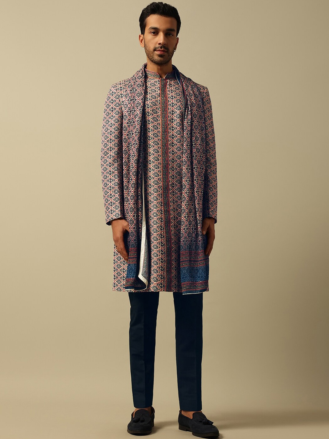 

KALKI Fashion Ethnic Printed Mandarin Collar Thread Work Kurta with Trousers & Dupatta, Navy blue