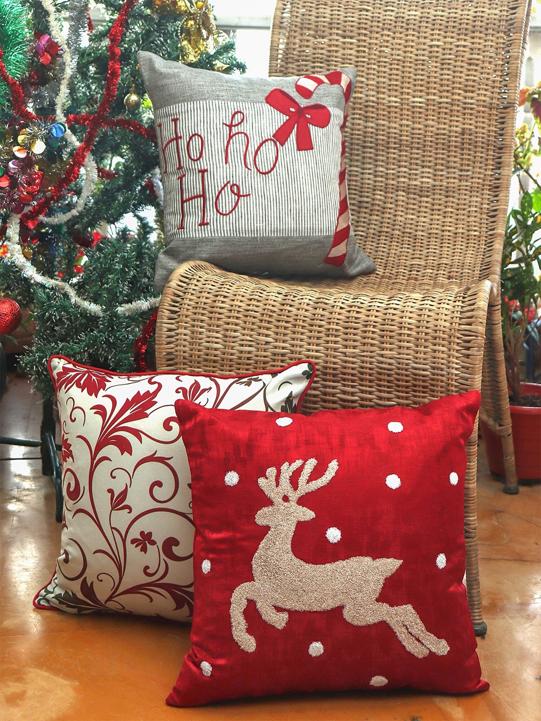 

ZEBA White & Red 3 Pieces Embroidered Square Cushion Covers