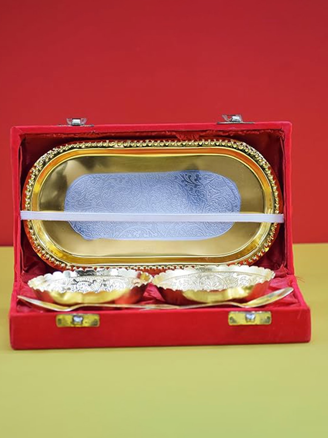 

PujaNPujari Gold Toned 3 Pieces Serving Bowls Tray