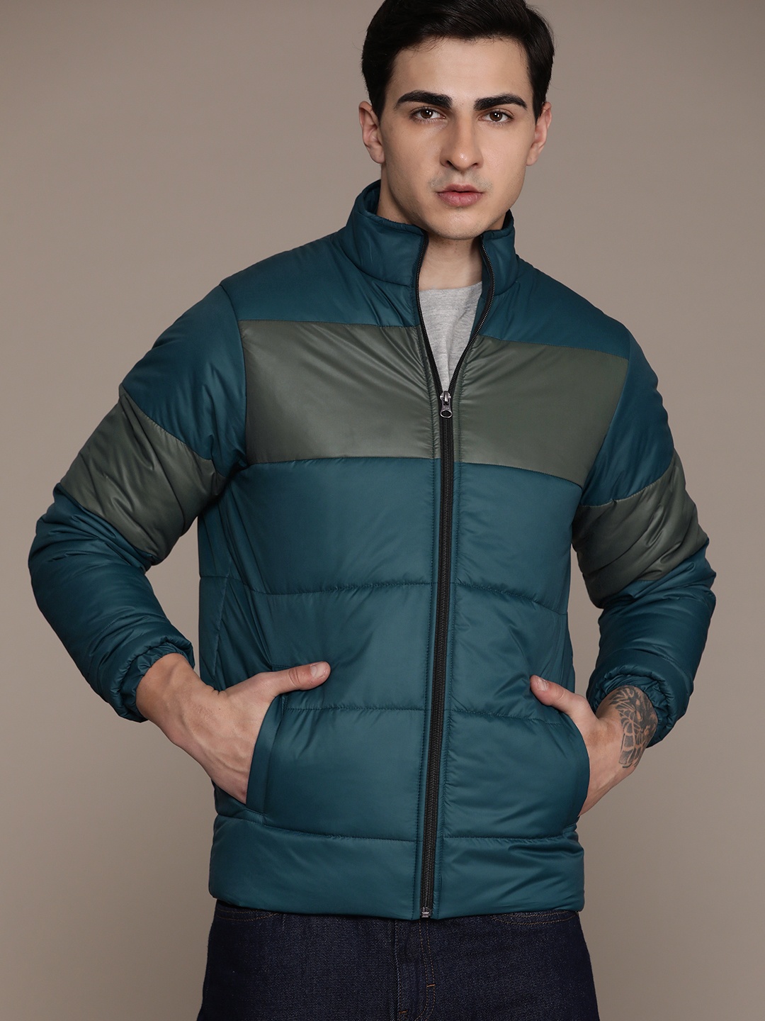 

Roadster Men Colourblocked Lightweight Puffer Jacket, Blue