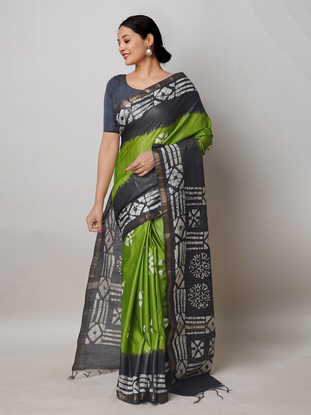 

Unnati Silks Batik Printed Silk Cotton Handloom Chanderi Saree, Green