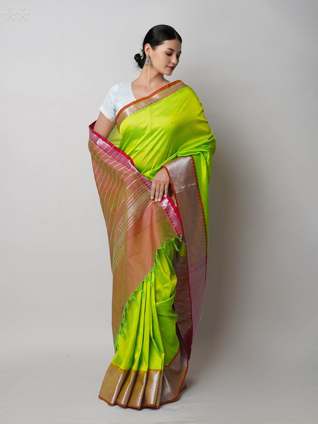 

Unnati Silks Zari Detailed Pure Silk Handloom Mangalagiri Saree, Green