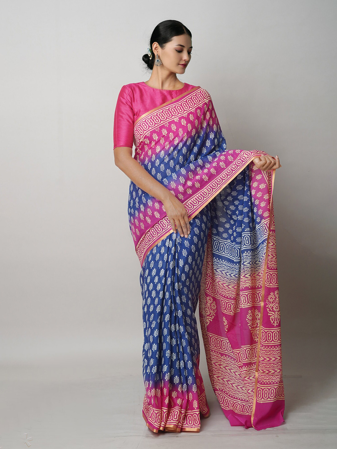 

Unnati Silks Ethnic Motifs Block Printed Pure Cotton Handloom Saree, Blue