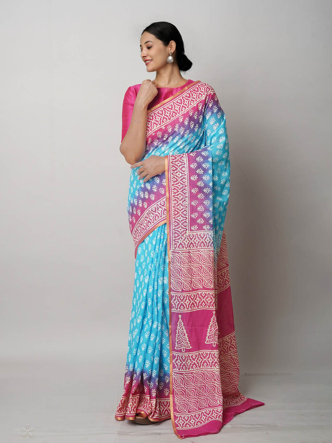 

Unnati Silks Ethnic Motifs Printed Zari Detail Pure Cotton Saree, Blue