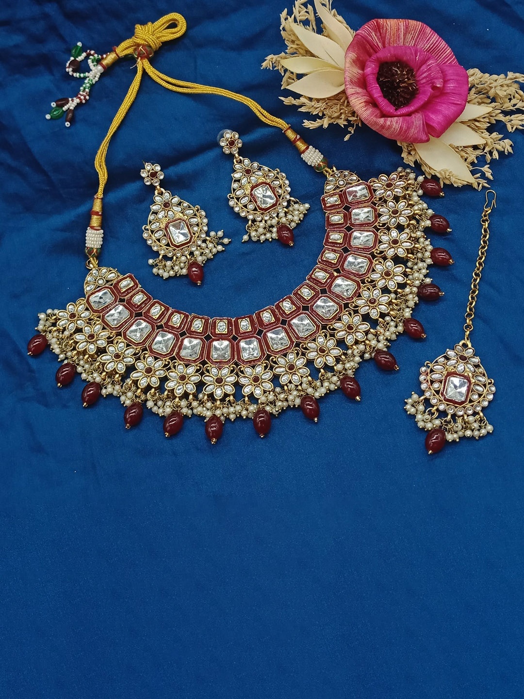 

AASHISH IMITATION Gold-Plated Kundan Studded Meenakari Necklace & Earrings With Maang Tika