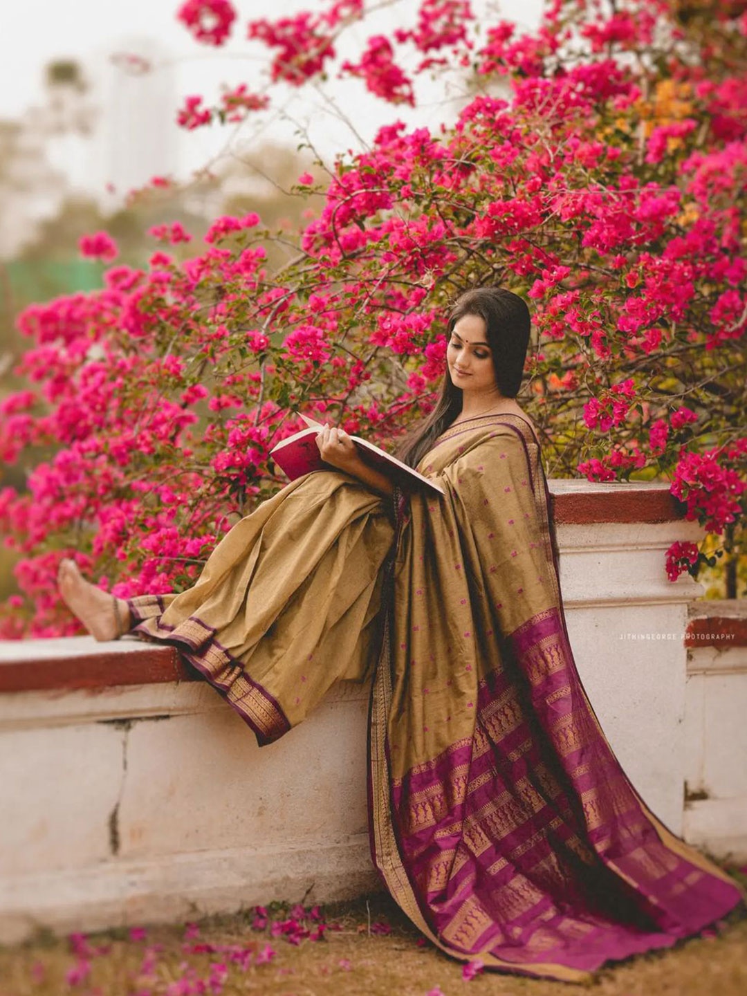 

ALMAARI FASHION Ethnic Motifs Woven Design Pure Silk Kanjeevaram Saree, Beige