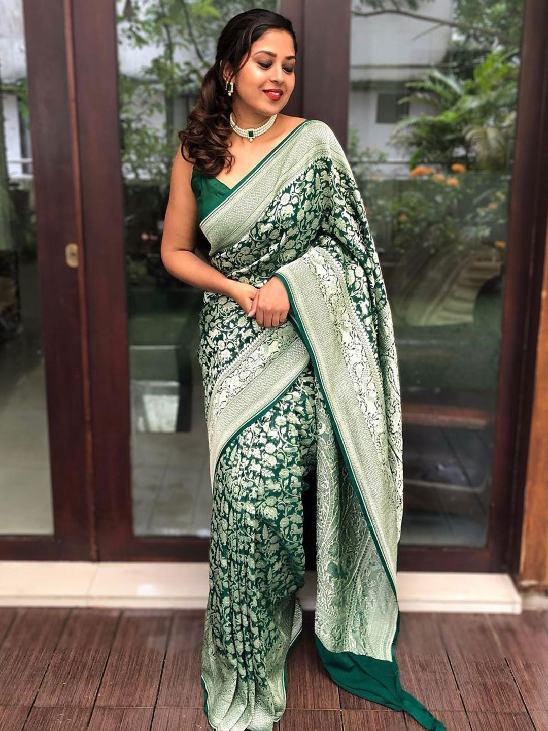 

ALMAARI FASHION Ethnic Motifs Woven Design Pure Silk Kanjeevaram Saree, Green