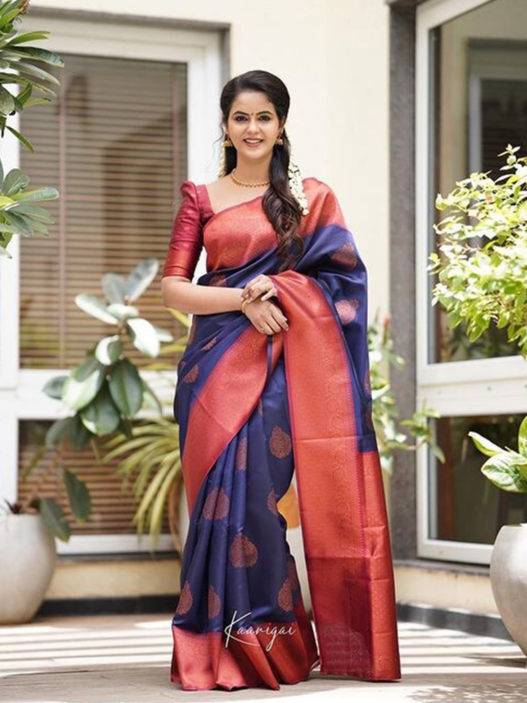 

ALMAARI FASHION Ethnic Motifs Woven Design Pure Silk Kanjeevaram Saree, Blue