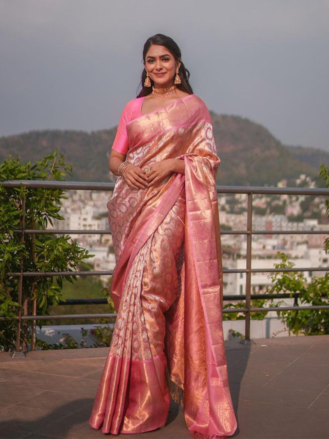 

ALMAARI FASHION Ethnic Motifs Woven Design Pure Silk Designer Kanjeevaram Saree, Pink