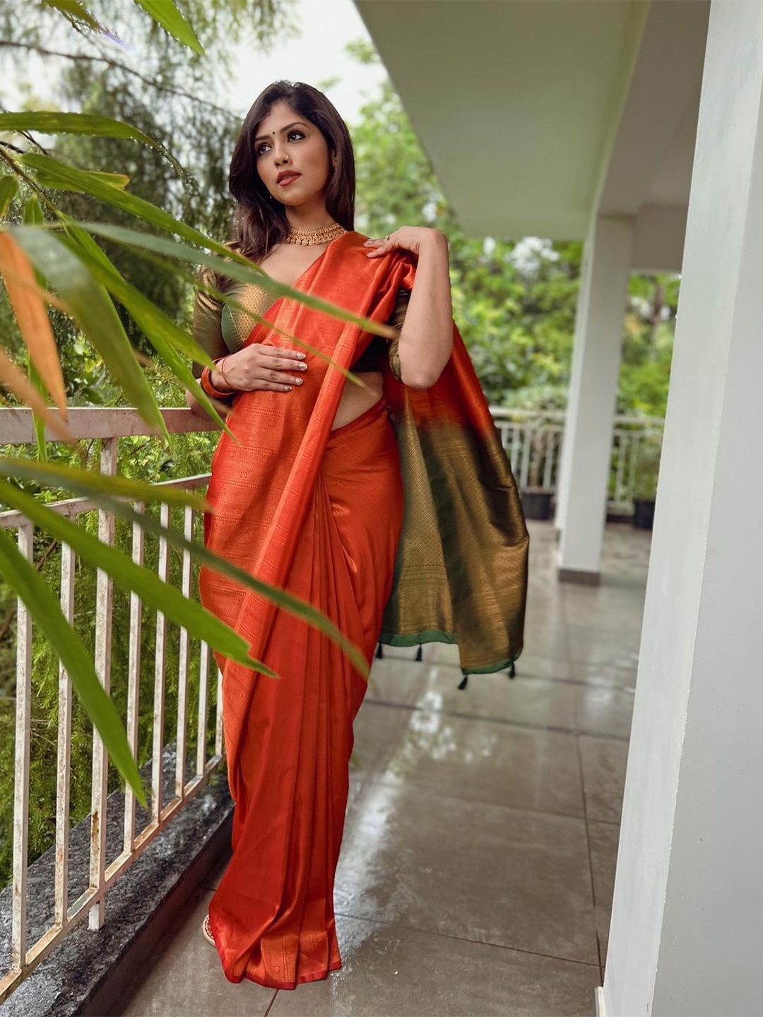 

ALMAARI FASHION Ethnic Motifs Woven Design Pure Silk Kanjeevaram Saree, Orange