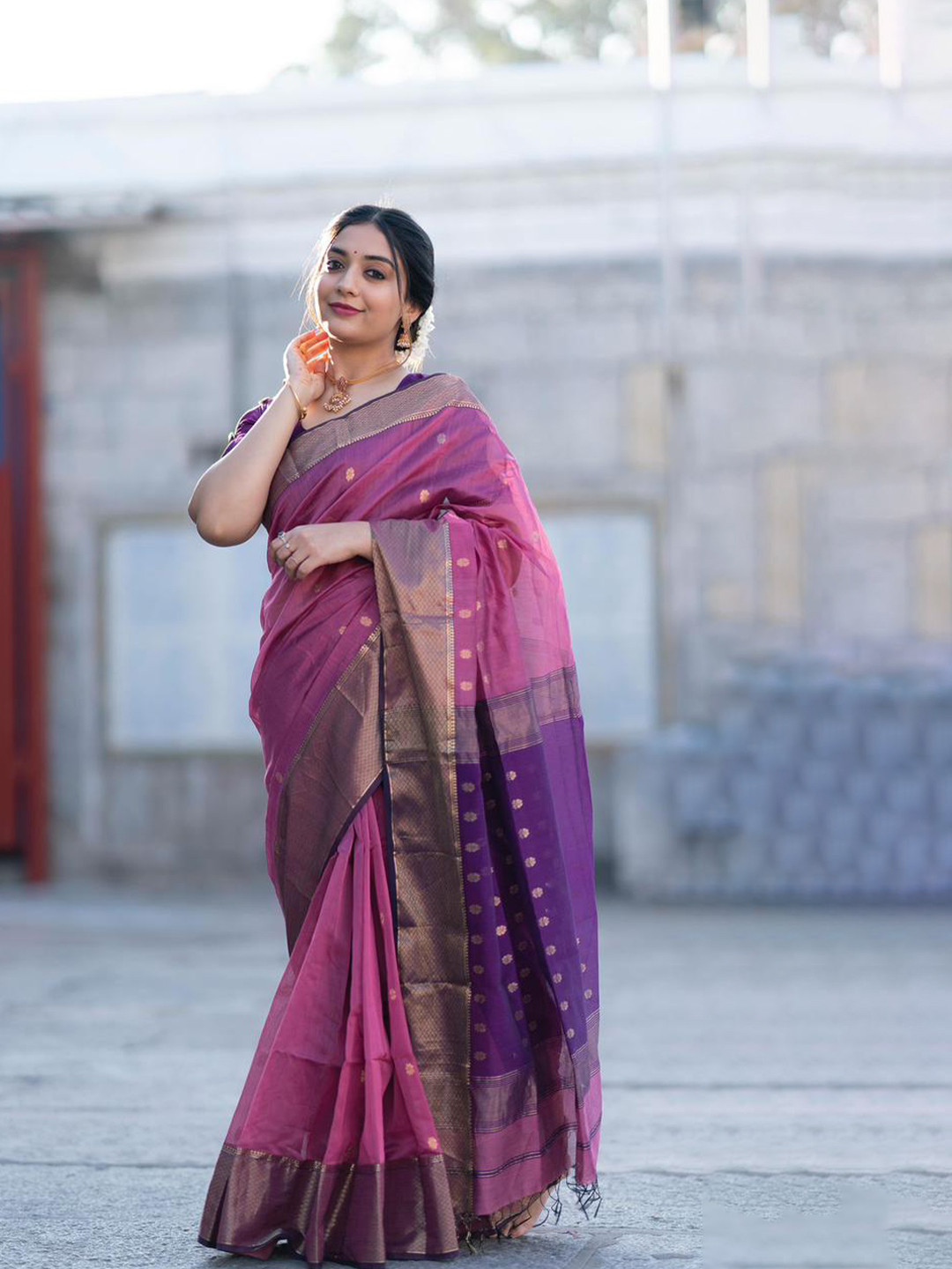 

ALMAARI FASHION Ethnic Motifs Woven Design Zari Detailed Pure Silk Kanjeevaram Saree, Pink