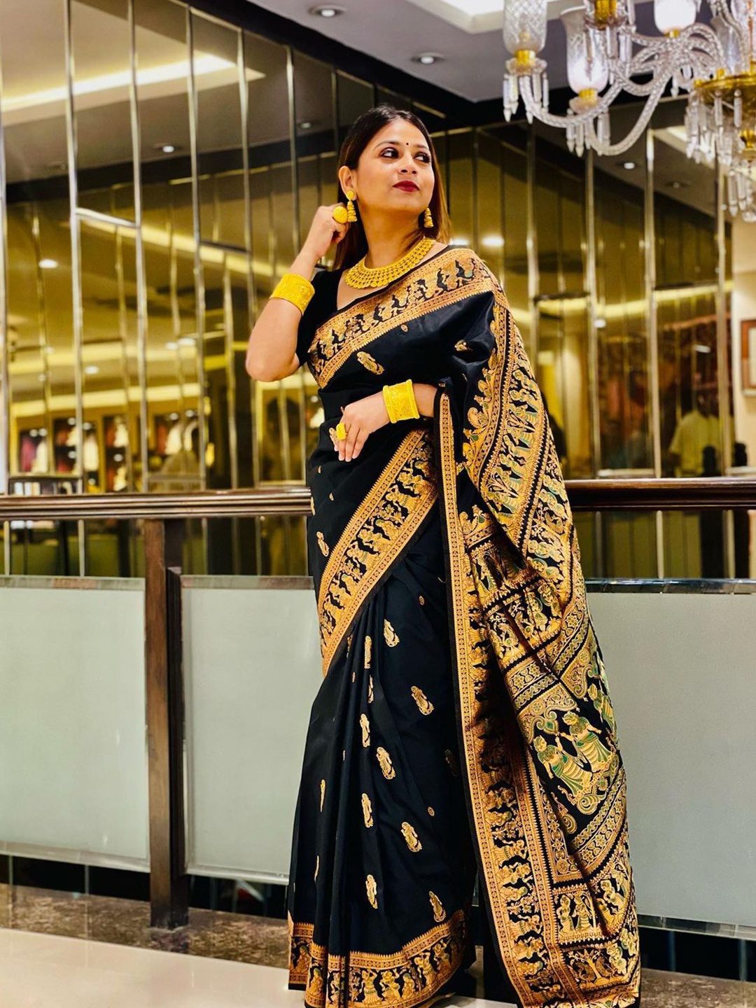

ALMAARI FASHION Ethnic Motifs Woven Design Zari Pure Silk Kanjeevaram Saree, Black