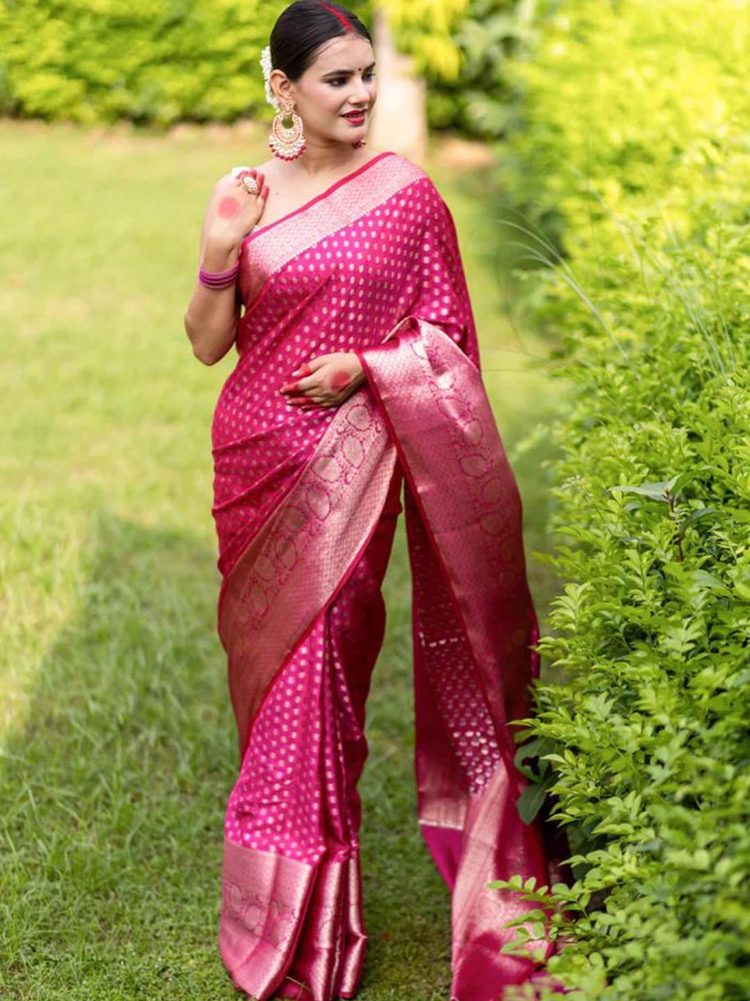 

ALMAARI FASHION Ethnic Motifs Woven Design Pure Silk Kanjeevaram Saree, Pink