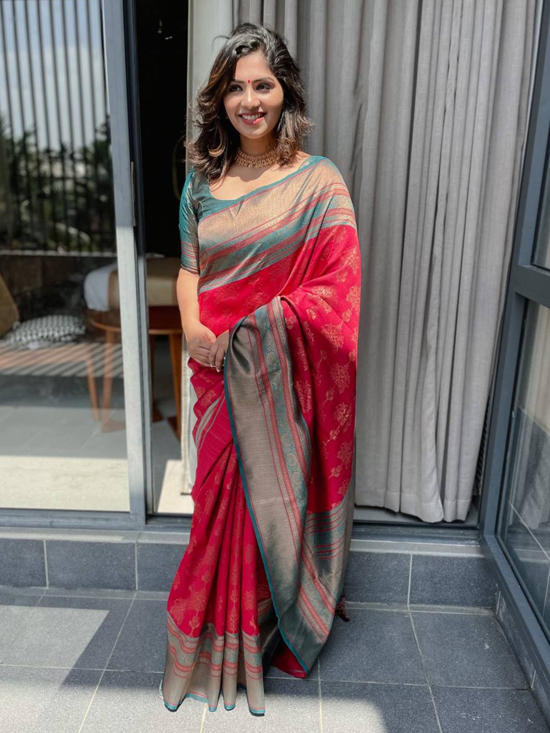 

ALMAARI FASHION Ethnic Motifs Woven Design Zari Pure Silk Kanjeevaram Saree, Maroon