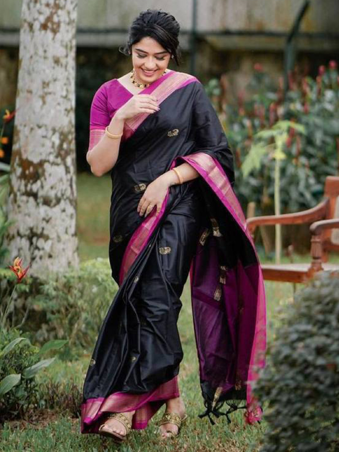 

ALMAARI FASHION Ethnic Motifs Woven Design Pure Silk Designer Kanjeevaram Saree, Black