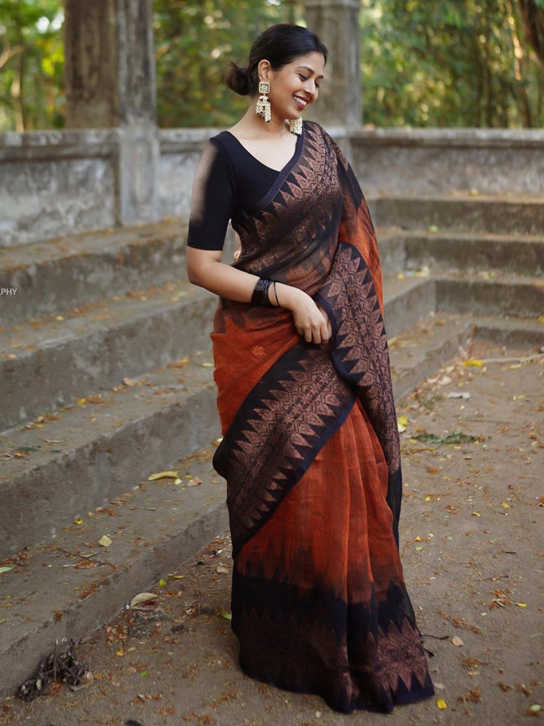 

ALMAARI FASHION Ethnic Motifs Pure Silk Kanjeevaram Saree, Orange