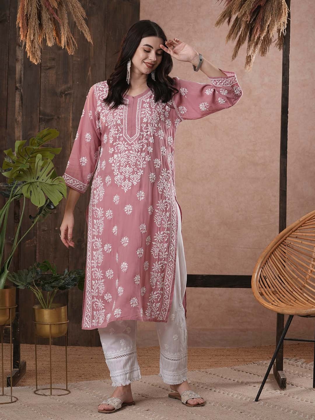 

ADA Floral Embroidered Lucknowi Chikankari Modal Straight Kurta, Pink