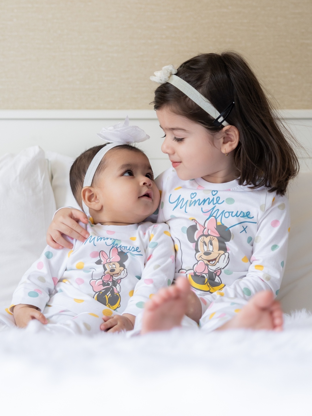 

Nap Chief Girls Minnie Mouse Printed Pure Cotton Night suit, Off white