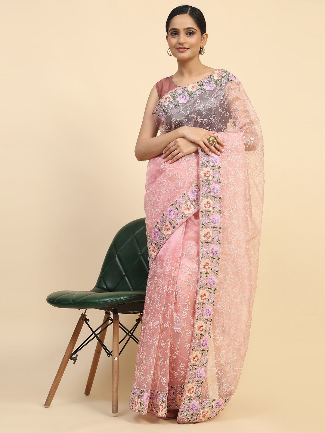 

Vastrasky Global Floral Embroidered Embellished Organza Saree, Peach