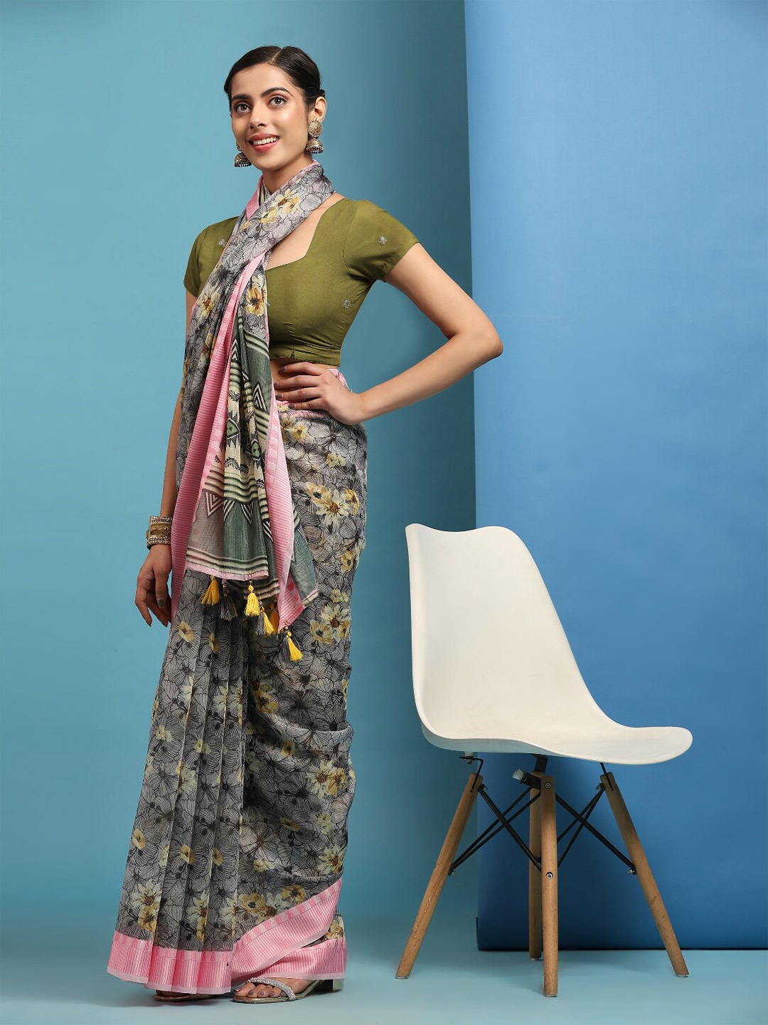 

Vastrasky Global Floral Printed Silk Cotton Saree, Grey
