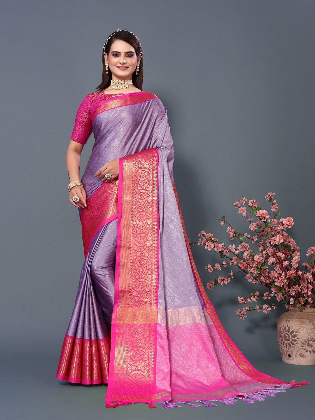 

DWINI Paisley Woven Design Zari Silk Cotton Dharmavaram Saree, Lavender
