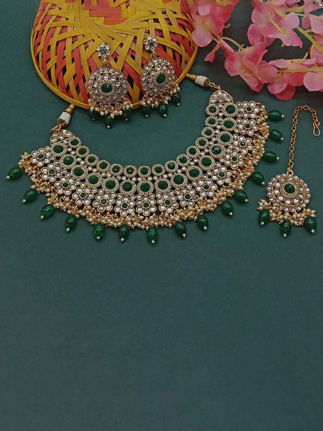 

AASHISH IMITATION Gold-Plated Kundan-Studded & Beaded Jewellery Set