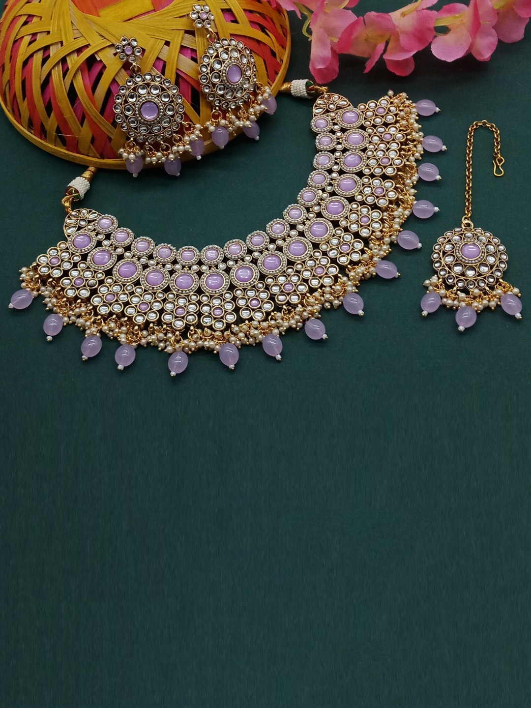 

AASHISH IMITATION Gold-Plated Kundan-Studded & Beaded Jewellery Set