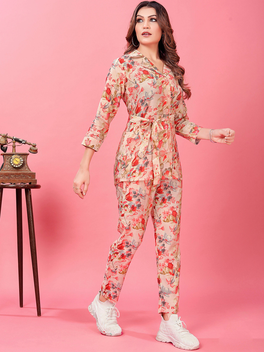 

KALINI Printed Tie-Ups Notched Lapel Collar Top With Trouser, Beige