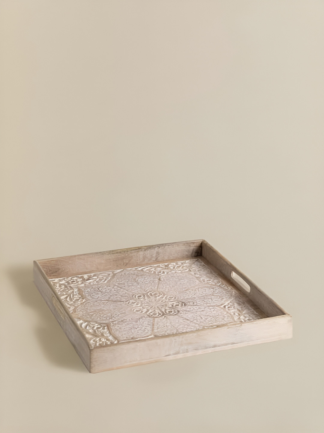 

Duadecor Brown & White Wooden Curved Decorative & Serving Tray