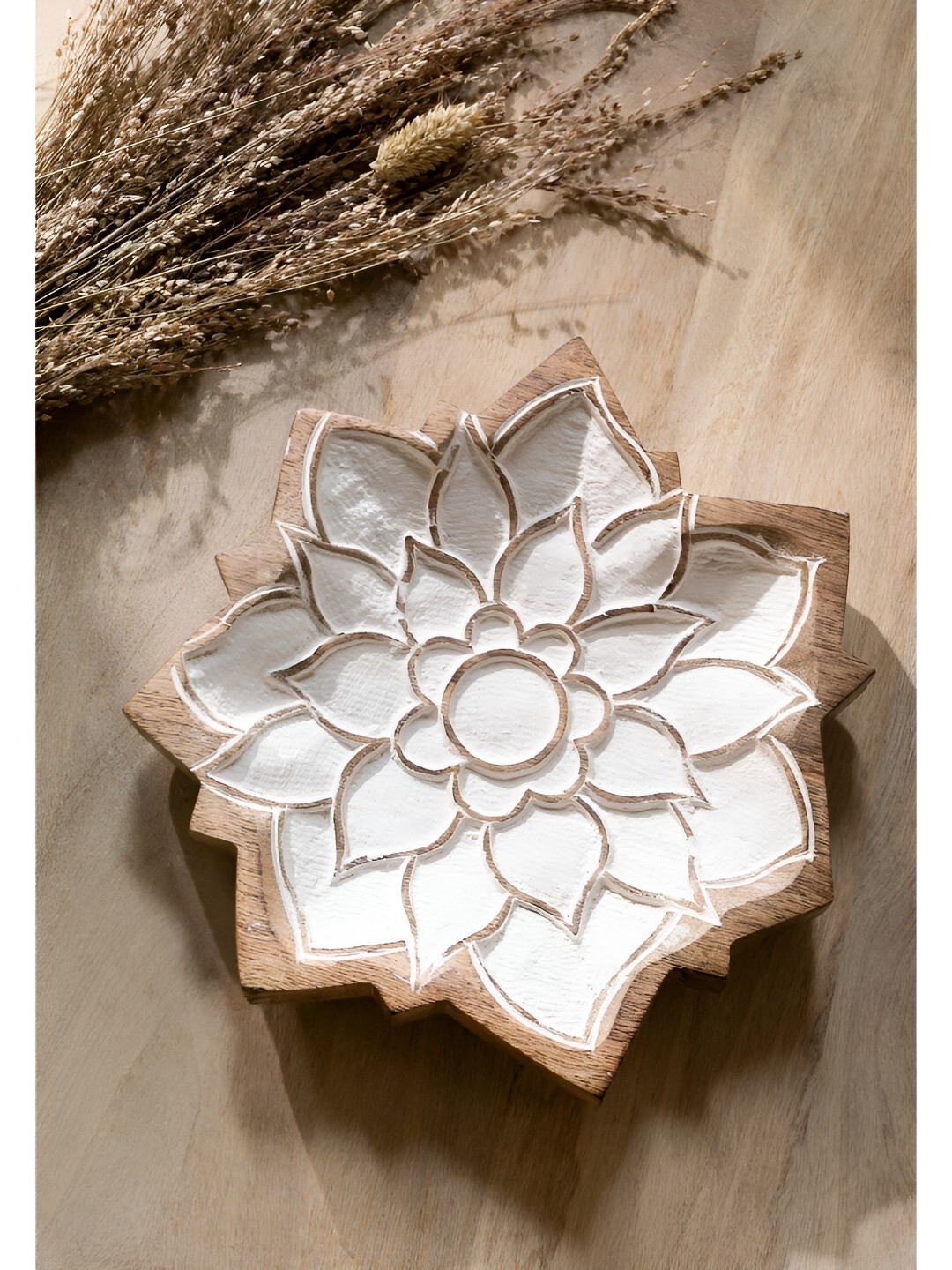

Duadecor White & Brown Wooden Carved Small Accessories Organizer Tray