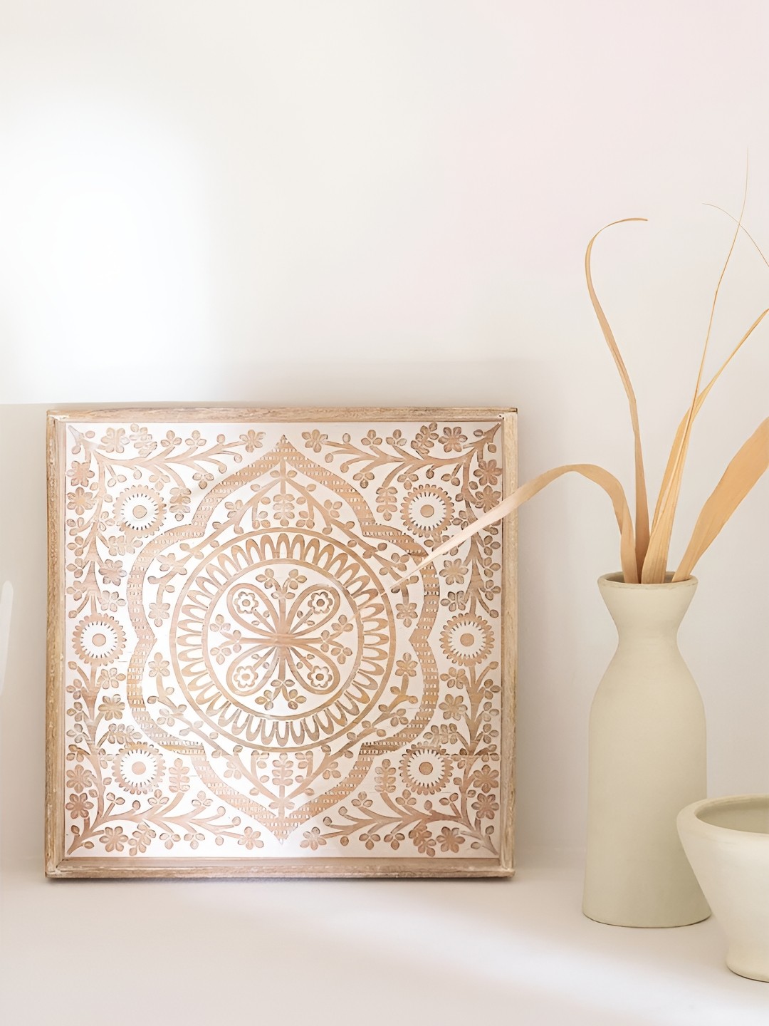 

Duadecor White & Beige Textured Wooden Curved Large Decorative Serving Tray