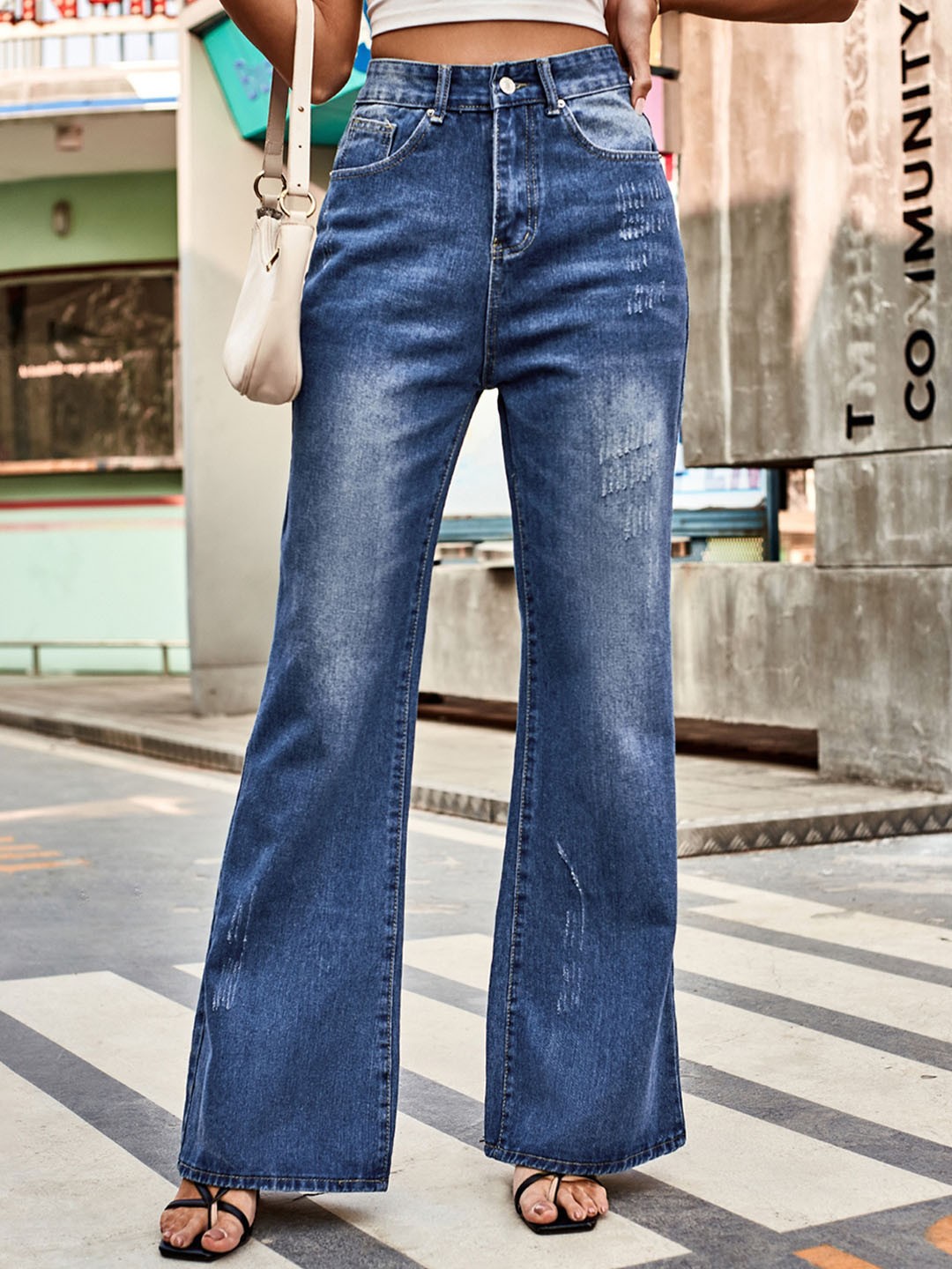 

StyleCast Women Blue Wide Leg Mid-Rise Light Fade Low Distress Jeans