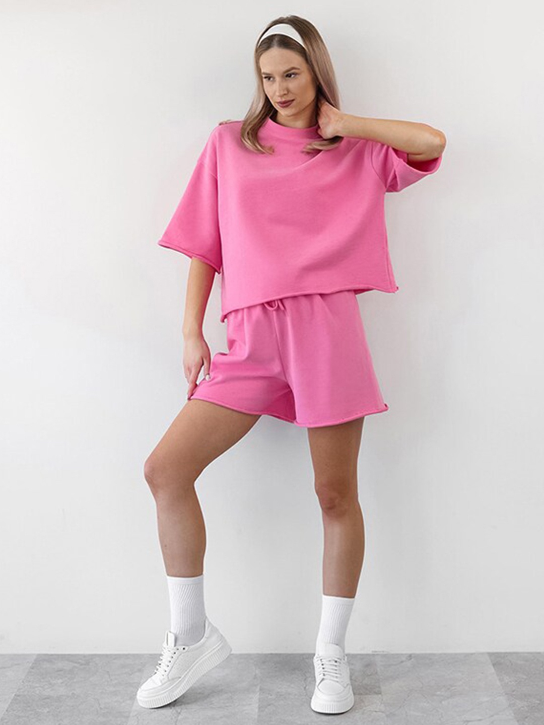 

StyleCast Fuchsia Round Neck T-shirt and Mid Rise Shorts, Pink
